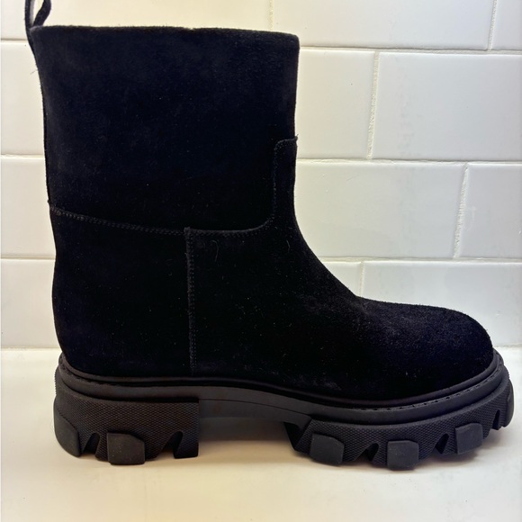 GIABORGHINI Lug Sole Suede Ankle Boots - Picture 7 of 11